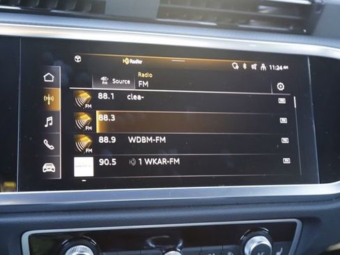 Used 2025 Audi Q3 2.0T Premium image 25