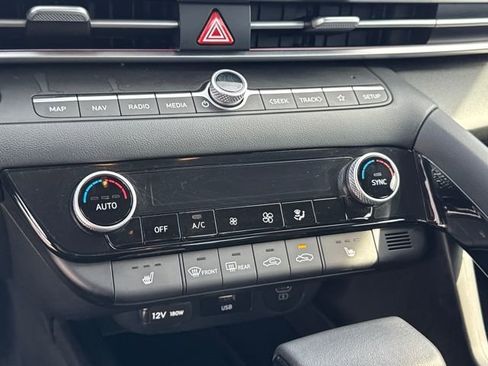 Certified 2024 Hyundai Elantra Limited image 23