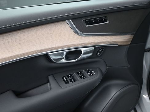 New 2026 Volvo XC90 B5 Core AWD/4WD image 12