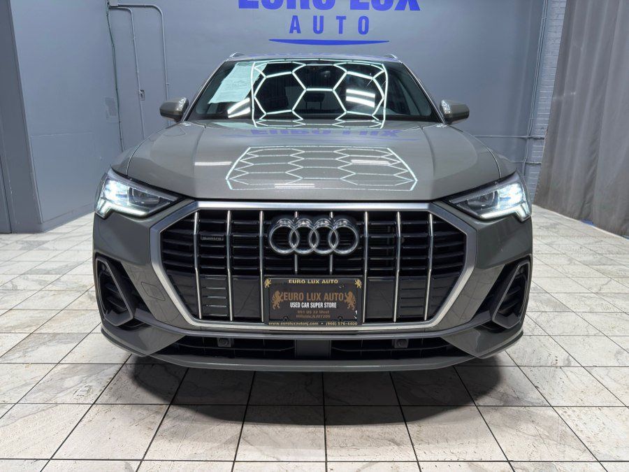 Used 2023 Audi Q3 2.0T Premium w/ Convenience Package AWD/4WD image 2