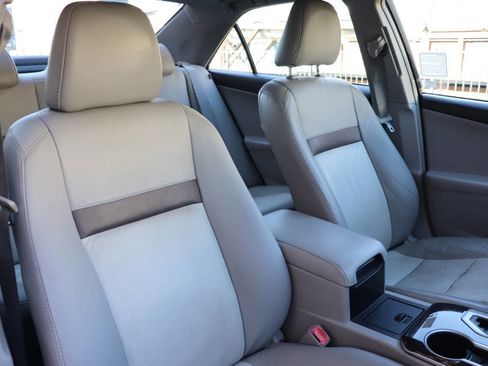 Used 2012 Toyota Camry XLE FWD image 38