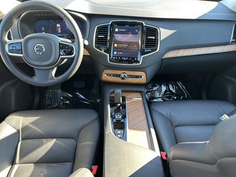 Certified 2025 Volvo XC90 B6 Plus image 17