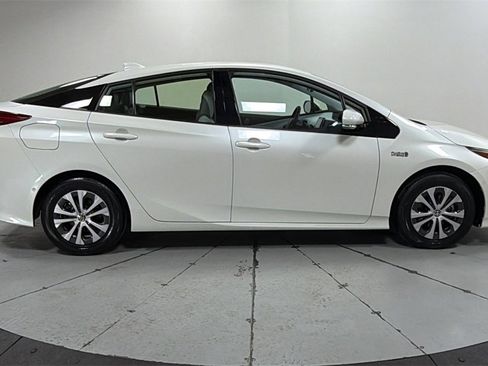Used 2020 Toyota Prius Prime Limited image 6