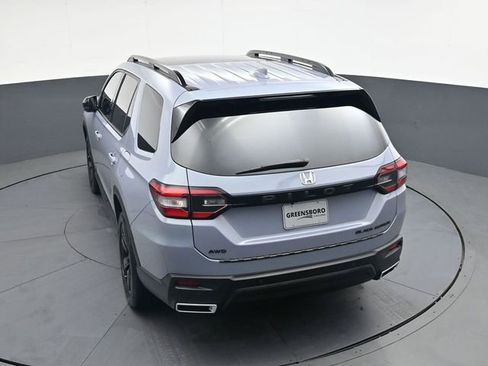 Used 2025 Honda Pilot Black Edition image 25