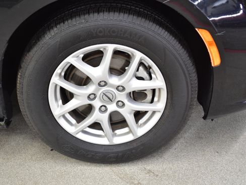 Used 2023 Chrysler Pacifica Touring-L FWD image 37