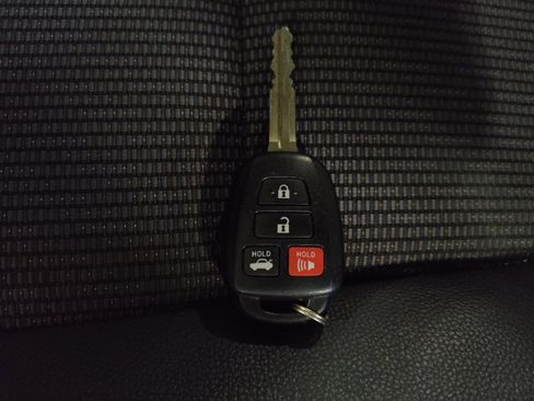 Used 2019 Toyota Corolla SE image 32