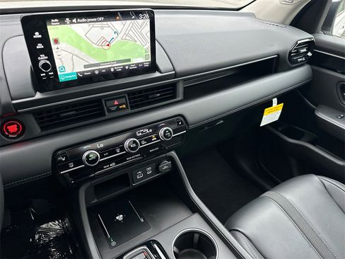 New 2025 Honda Pilot Touring image 27