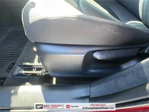 Used 2022 Toyota Corolla LE image 15