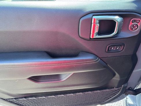 Certified 2025 Jeep Wrangler Unlimited Sahara image 9