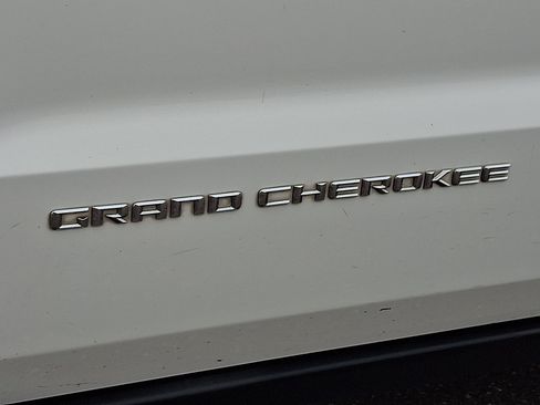 Used 2015 Jeep Grand Cherokee Limited AWD/4WD image 32