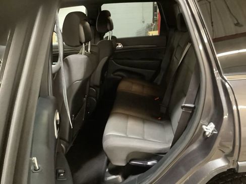 Used 2021 Jeep Grand Cherokee Laredo image 18