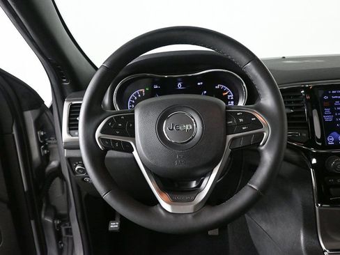 Used 2019 Jeep Grand Cherokee Altitude image 2