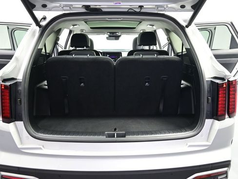 Used 2024 Kia Sorento EX w/ Panoramic Sunroof Package image 23