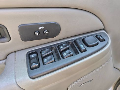 Used 2004 GMC Yukon SLE w/ Sound System Plus Package AWD/4WD image 25