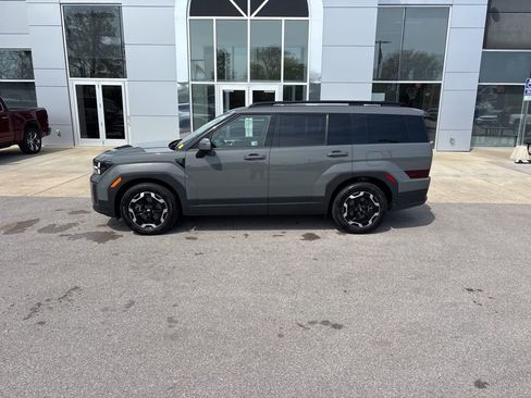 Used 2025 Hyundai Santa Fe SEL image 2