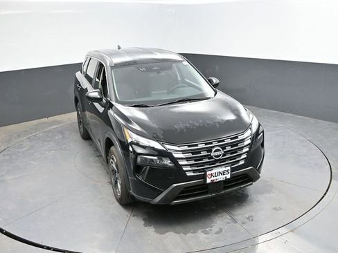 Used 2025 Nissan Rogue SV AWD/4WD image 40