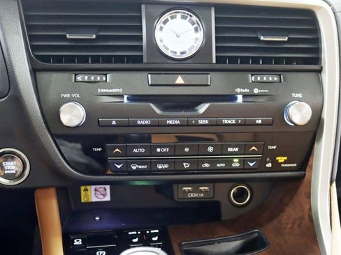 Used 2022 Lexus RX 350L Premium w/ Premium Package AWD/4WD image 23