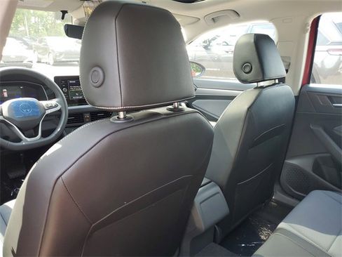 New 2025 Volkswagen Jetta SE image 10