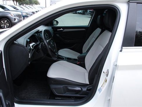 Used 2020 Volkswagen Jetta R-Line w/ R-Line Cold Weather Package image 10