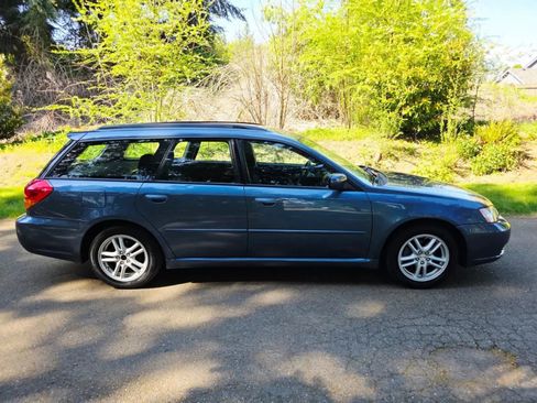 Used 2005 Subaru Legacy 2.5i AWD/4WD image 6