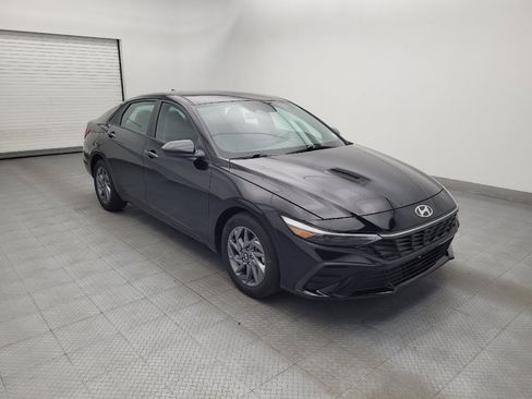 Used 2024 Hyundai Elantra SEL FWD image 13