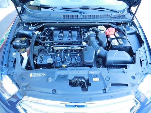 Used 2017 Ford Taurus SE image 8