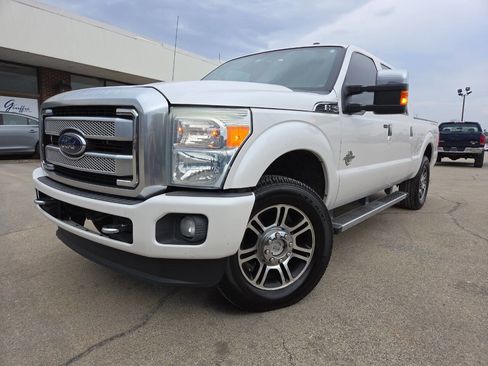 Used 2016 Ford F250 Platinum w/ FX4 Off-Road Package image 2
