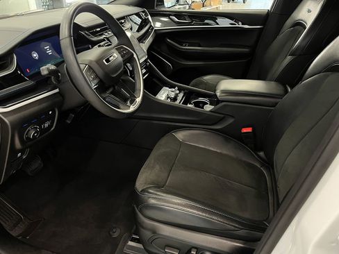 Used 2022 Jeep Grand Cherokee Trailhawk image 17