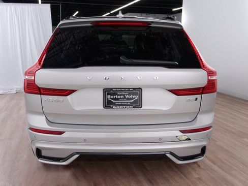 Certified 2025 Volvo XC60 B5 Plus image 4