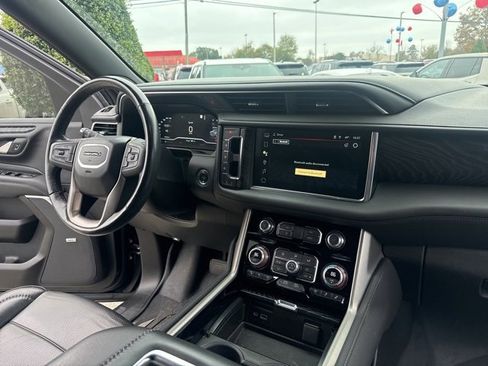 Used 2022 GMC Yukon XL Denali w/ Denali Ultimate Package image 16