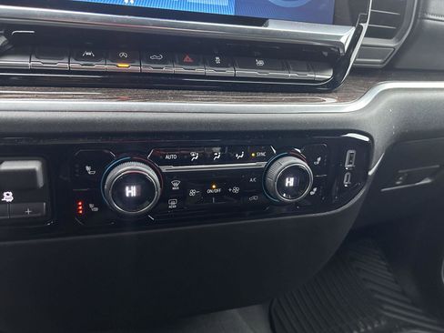 Used 2025 Chevrolet Silverado 1500 LT image 11