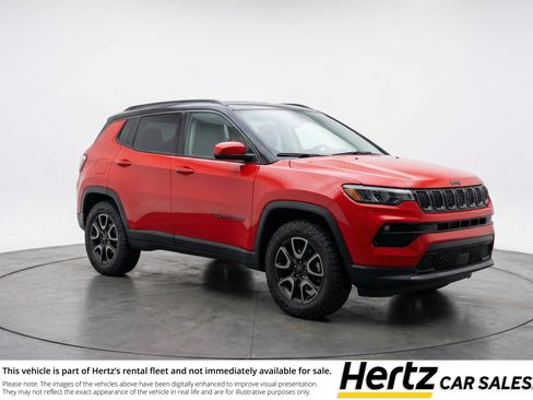 Used 2025 Jeep Compass Trailhawk AWD/4WD image 1