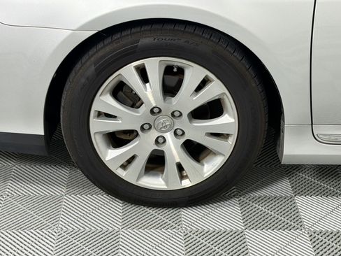 Used 2011 Toyota Avalon FWD image 13