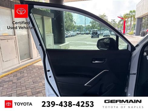 Used 2023 Toyota Corolla Cross XLE w/ Convenience Package FWD image 13