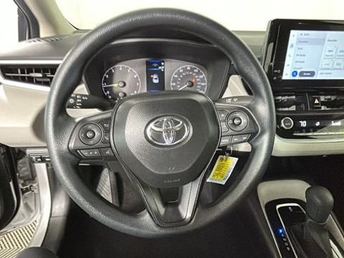 Used 2025 Toyota Corolla LE FWD image 14