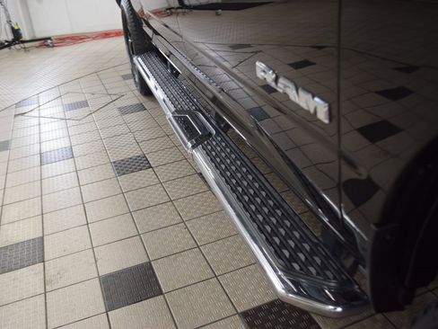 Used 2022 RAM 2500 Big Horn w/ Level C Equiment Group image 18