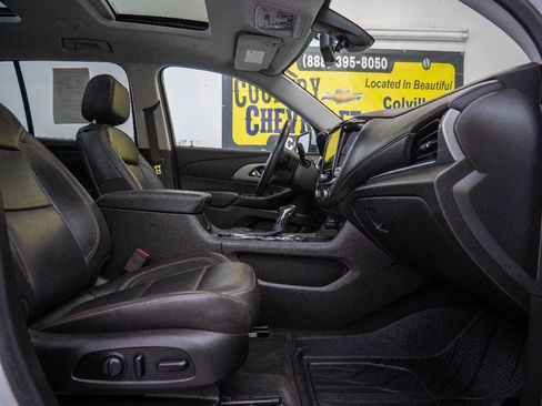 Used 2021 Chevrolet Traverse RS image 22