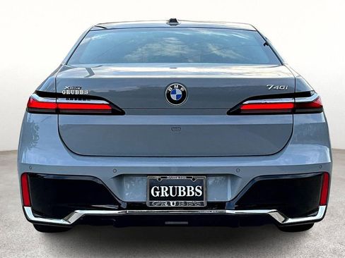 Used 2025 BMW 740i xDrive AWD/4WD image 5