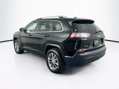 Used 2019 Jeep Cherokee Latitude Plus AWD/4WD image 5