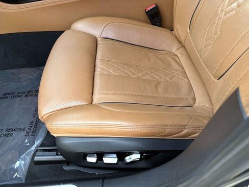 Used 2019 BMW 750i RWD image 18