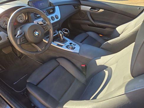 Used 2011 BMW Z4 sDrive35is image 14