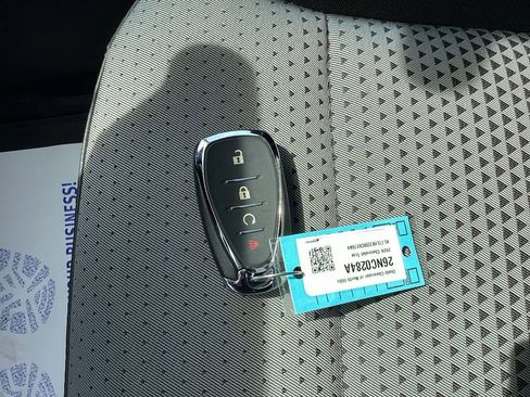 Used 2024 Chevrolet Trax LT w/ Sunroof Package FWD image 41