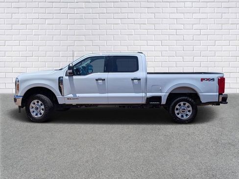 Used 2024 Ford F250 XLT w/ FX4 Off-Road Package AWD/4WD image 2