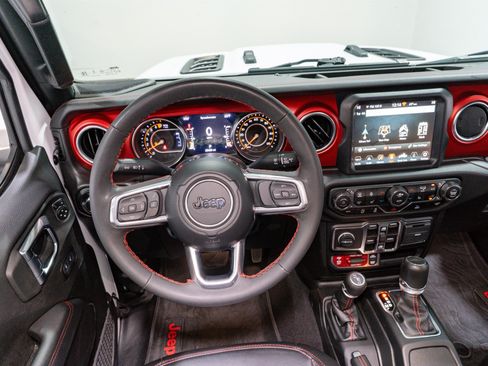 Used 2023 Jeep Gladiator Rubicon w/ Cold Weather Group image 13