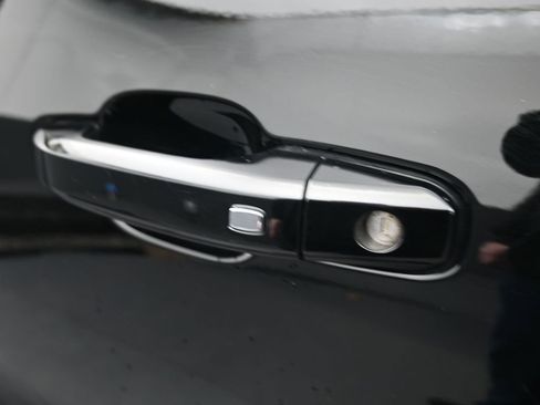 Used 2025 GMC Canyon Elevation image 17