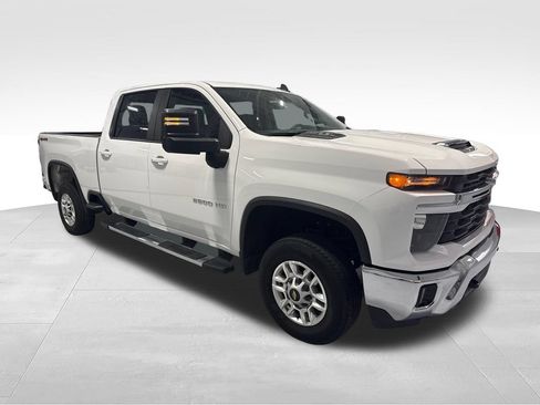 Used 2025 Chevrolet Silverado 2500 LT w/ Convenience Package AWD/4WD image 50