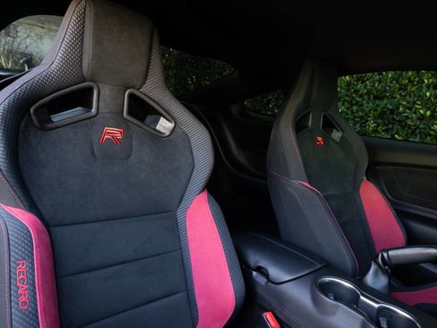 Used 2019 Ford Mustang Shelby GT350R w/ GT350R Equipment Group 920A image 82