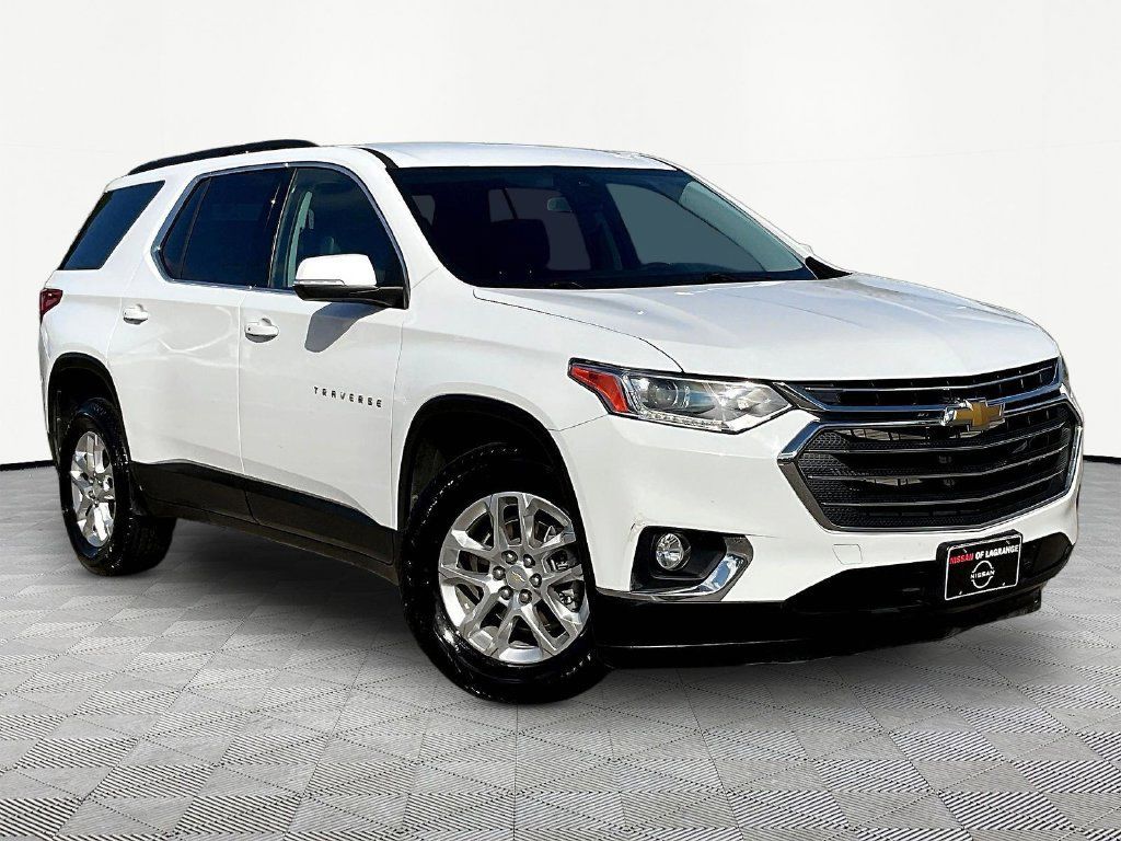Used 2021 Chevrolet Traverse LT w/ LPO, Floor Liner Package FWD image 4
