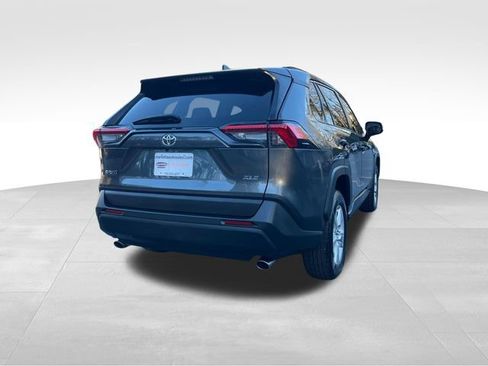 Used 2020 Toyota RAV4 XLE image 5
