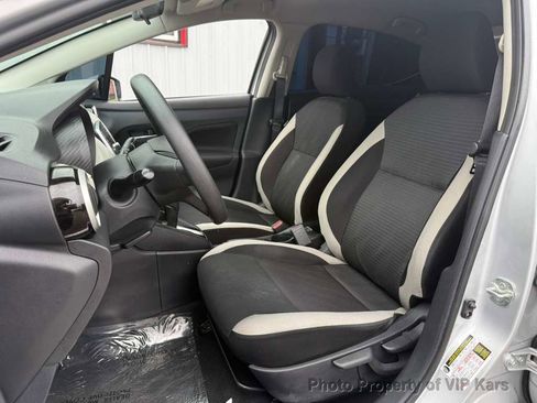 Used 2022 Nissan Versa SV FWD image 16